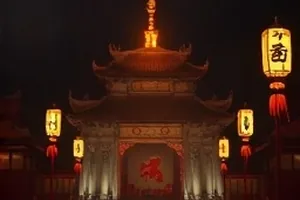 半盏灯的证词封面，窗台台灯与半页笔录